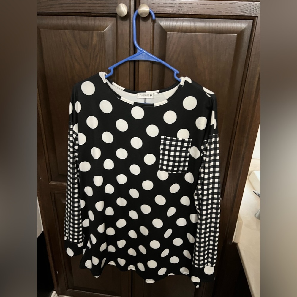 Nuggles Victoria top